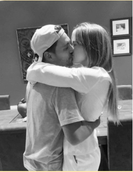 Josh Miller Kissing His Then Girlfriend Steph Claire Smith, Love Wins